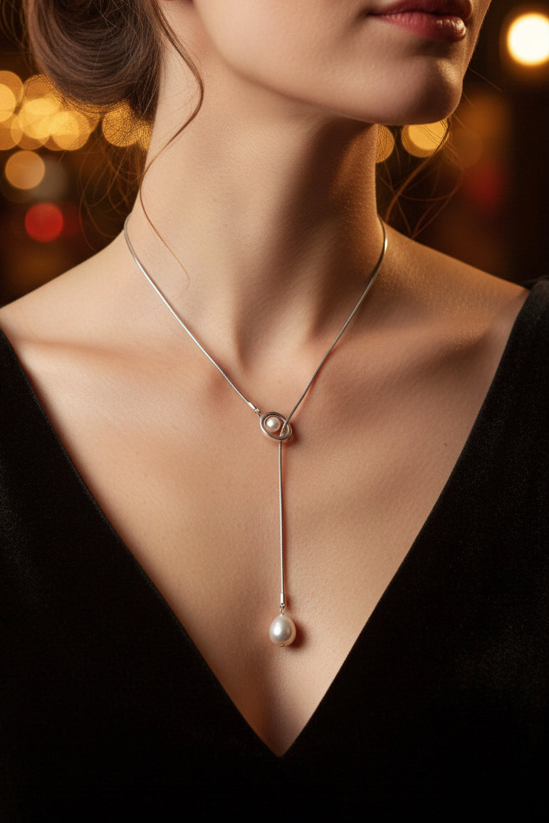 Luna Lariat